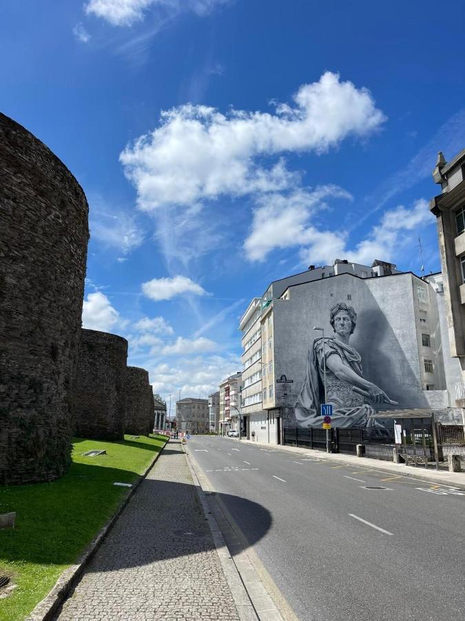 Adarve, Con Parking Y Vistas A La Muralla Lugo Exterior photo